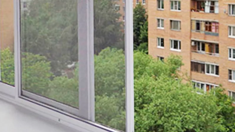 Раздвижные москитные сетки на окна купить с установкой - цена в Москве